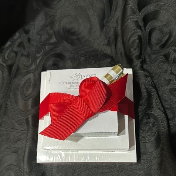 Merry and Bright Gift Set by Lady Jayne  - Red - Picture 2 of 6